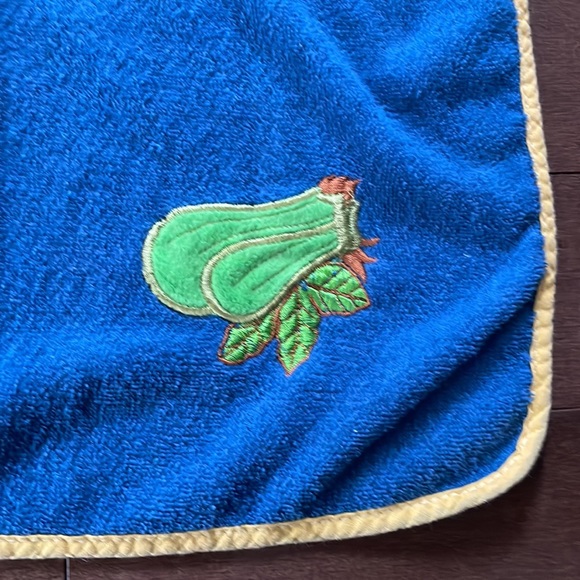 Vintage Kitchen Towels - Picture 3 of 4